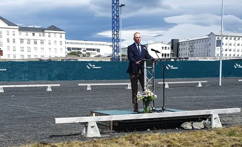 Skóflustunga tekin að 10.000 fermetra húsnæði heilbrigðisvísindasviðs HÍ við LSH